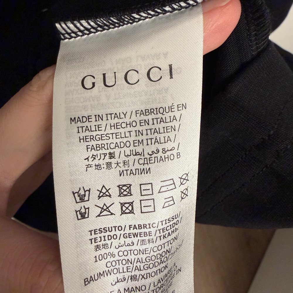 Gucci Black Tee with Gold Emblem - Picture 3 of 6
